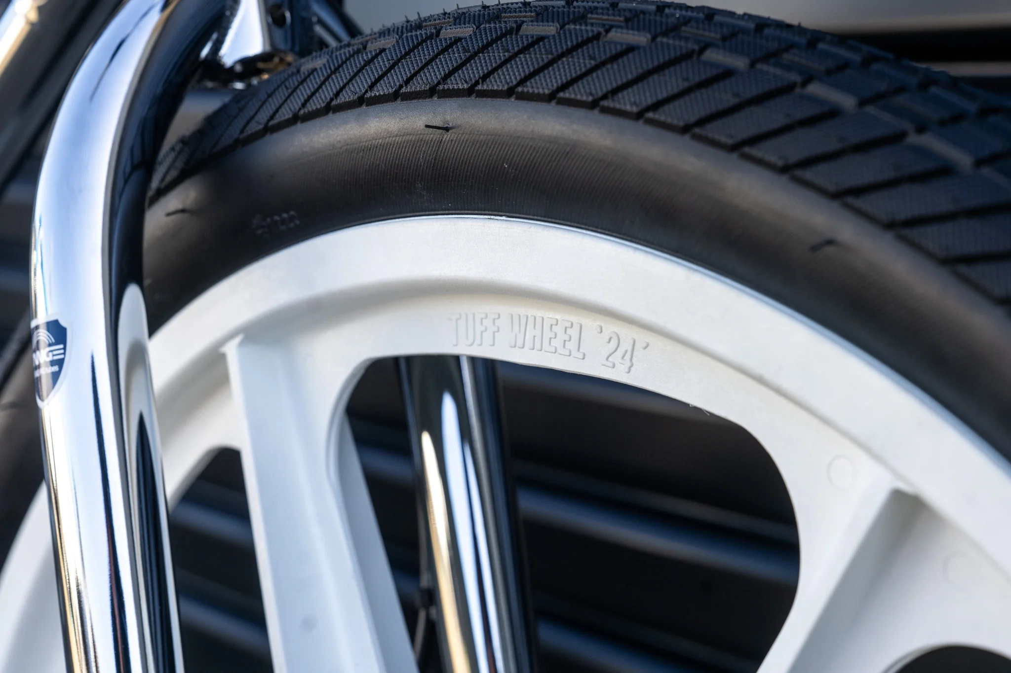 Project BMX Chrome White: The Electric BMX Bike by Evolve - Image 10